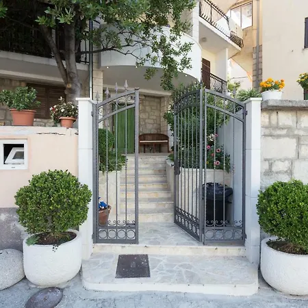 Galeb Apartment *